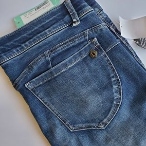 Democracy Ankle Skimmer Jeans